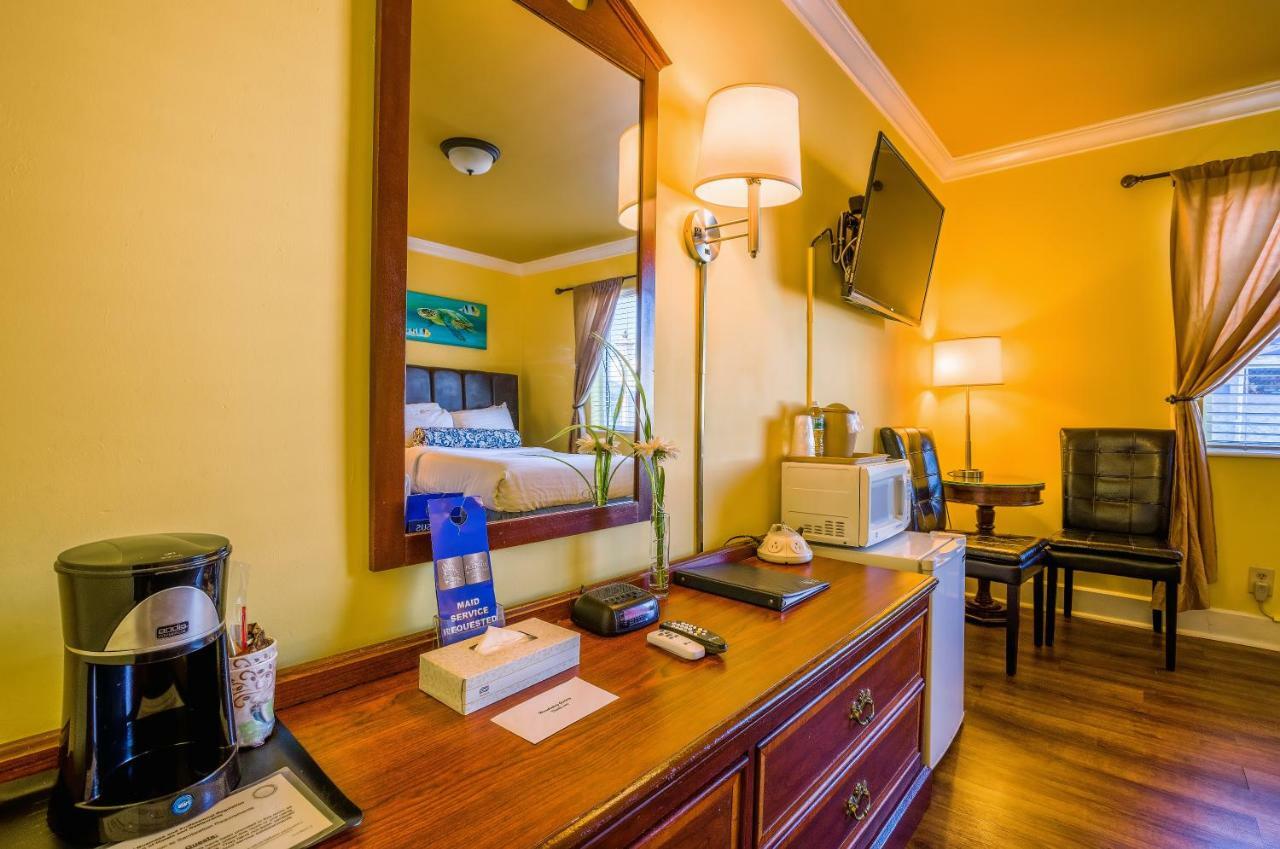 Pegasus International Hotel Key West Luaran gambar